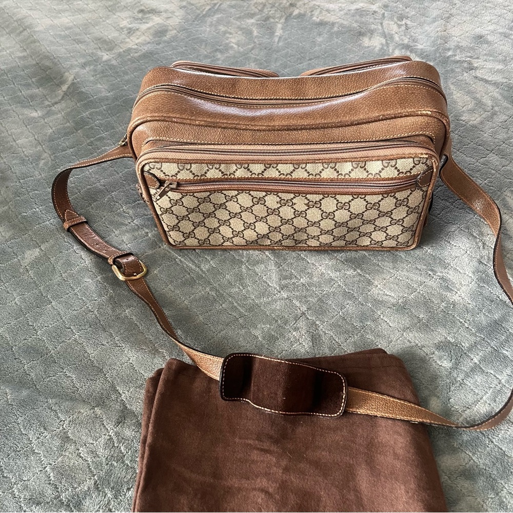 Gucci Brown and Tan Belt Bag with Structured Design - Picture 2 of 16
